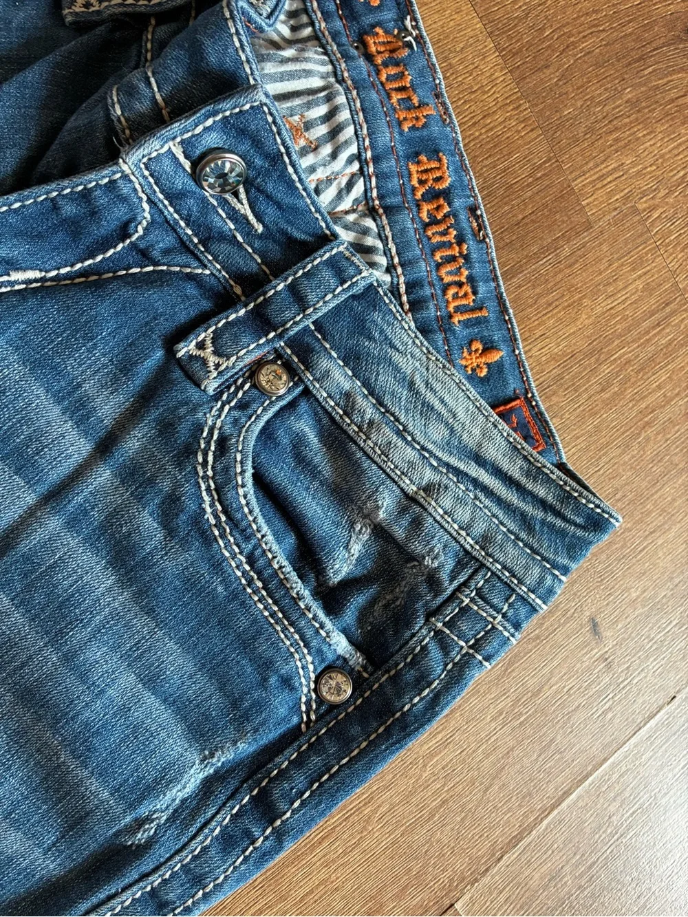 Rock Revival Women's Medium Blue Cropped Capri Jeans Y2K Fashion 28 - Picture 7 of 16